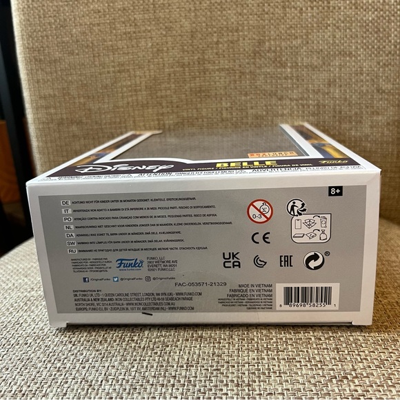 Funko Pop! Belle from Disney Beauty and the Beast VHS Cover Vinyl Figure - Picture 6 of 6